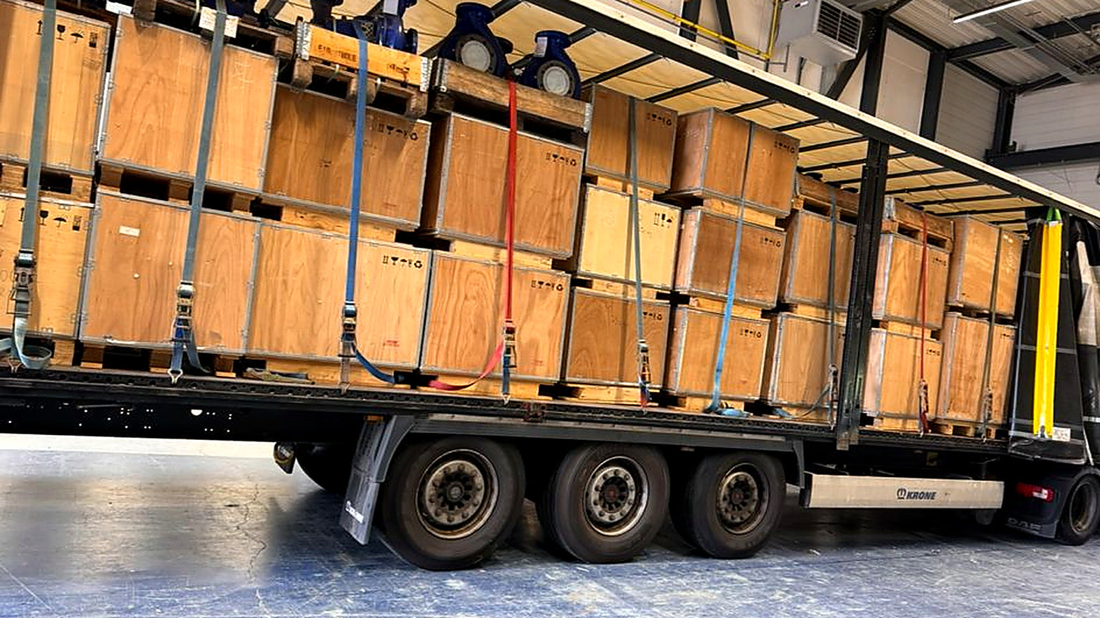 Transport van opgekochte partij pompen - RBM-Trading